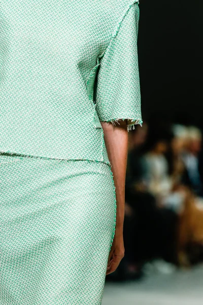 Look 11